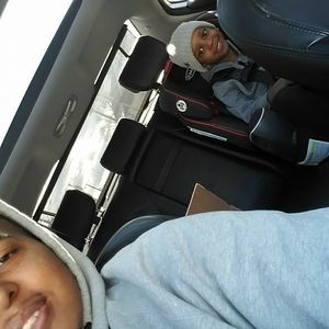 Meet your Posher, Ray